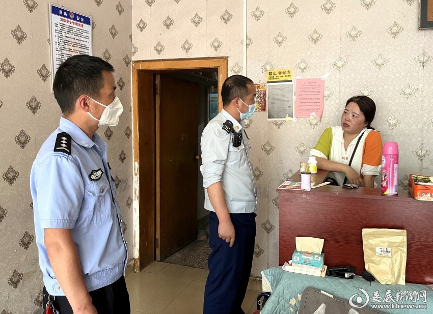 双峰消防联合公安派出所开展消防安全大检查  全力筑牢“九小场所”安全防线